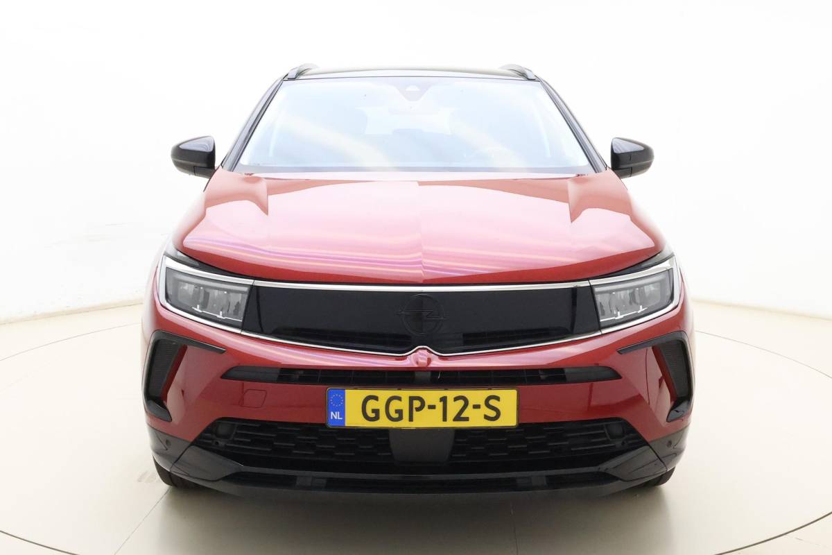 Opel Grandland Opel Grandland 1.2 Turbo GS Automaat | Stoel & Stuurverwarming | Camera | Navigatie via Carplay | Zwart dak | Dakrails | Keyless | Voorruitverwarming
