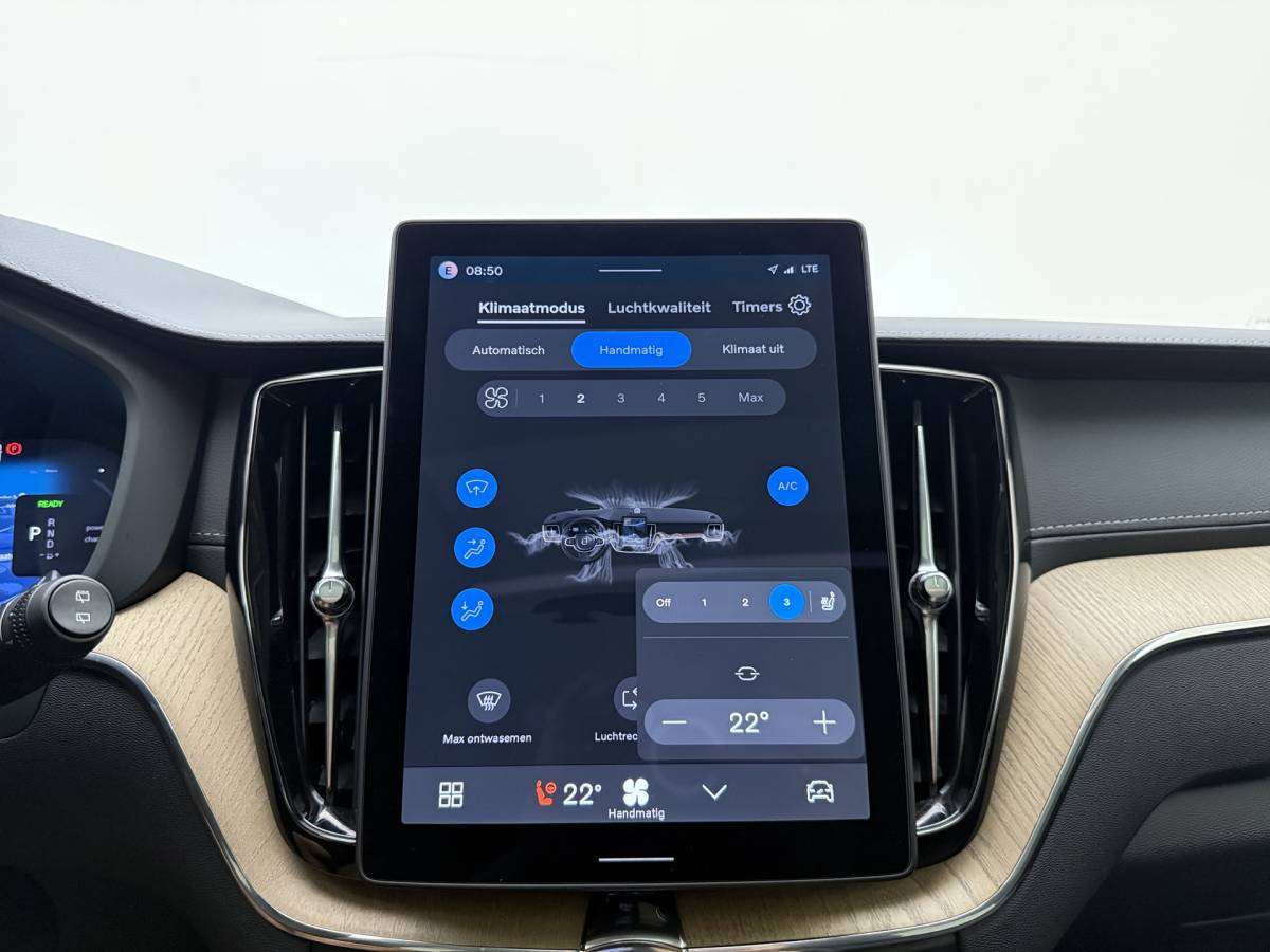 Volvo XC60 Volvo XC60 T6 350pk AWD Ultra Dark / Luchtvering / Trekhaak / Head-Up / 360 Camera / 20” / Full-LED / Lederen Dashboard / Elektr. Stoelen /