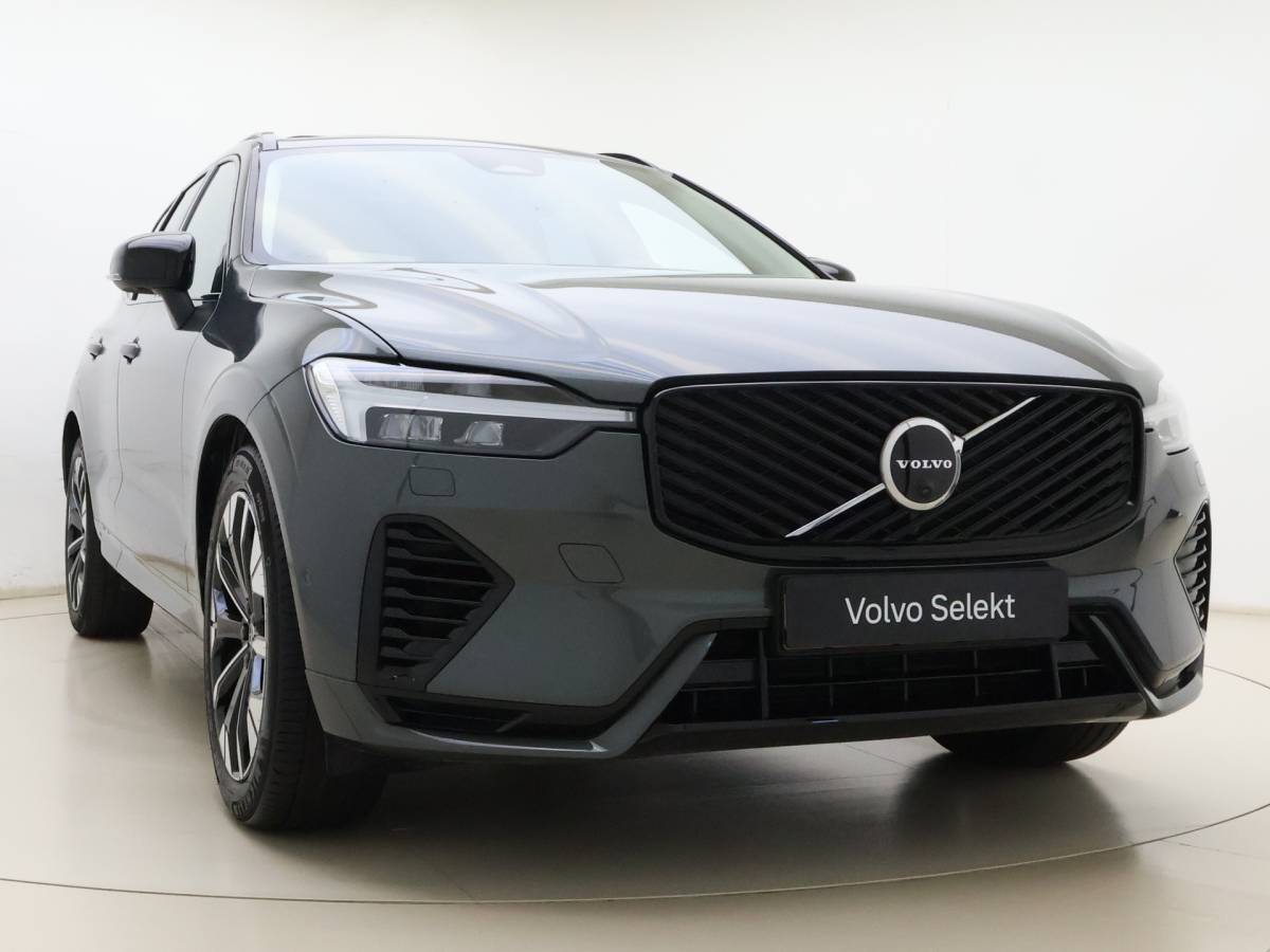 Volvo XC60 Volvo XC60 T6 350pk AWD Ultra Dark / Luchtvering / Trekhaak / Head-Up / 360 Camera / 20” / Full-LED / Lederen Dashboard / Elektr. Stoelen /