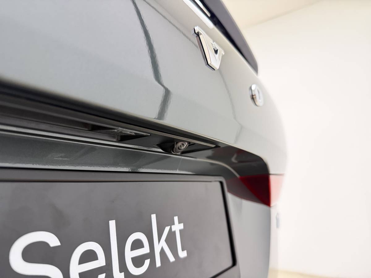 Volvo XC60 Volvo XC60 T6 350pk AWD Ultra Dark / Luchtvering / Trekhaak / Head-Up / 360 Camera / 20” / Full-LED / Lederen Dashboard / Elektr. Stoelen /
