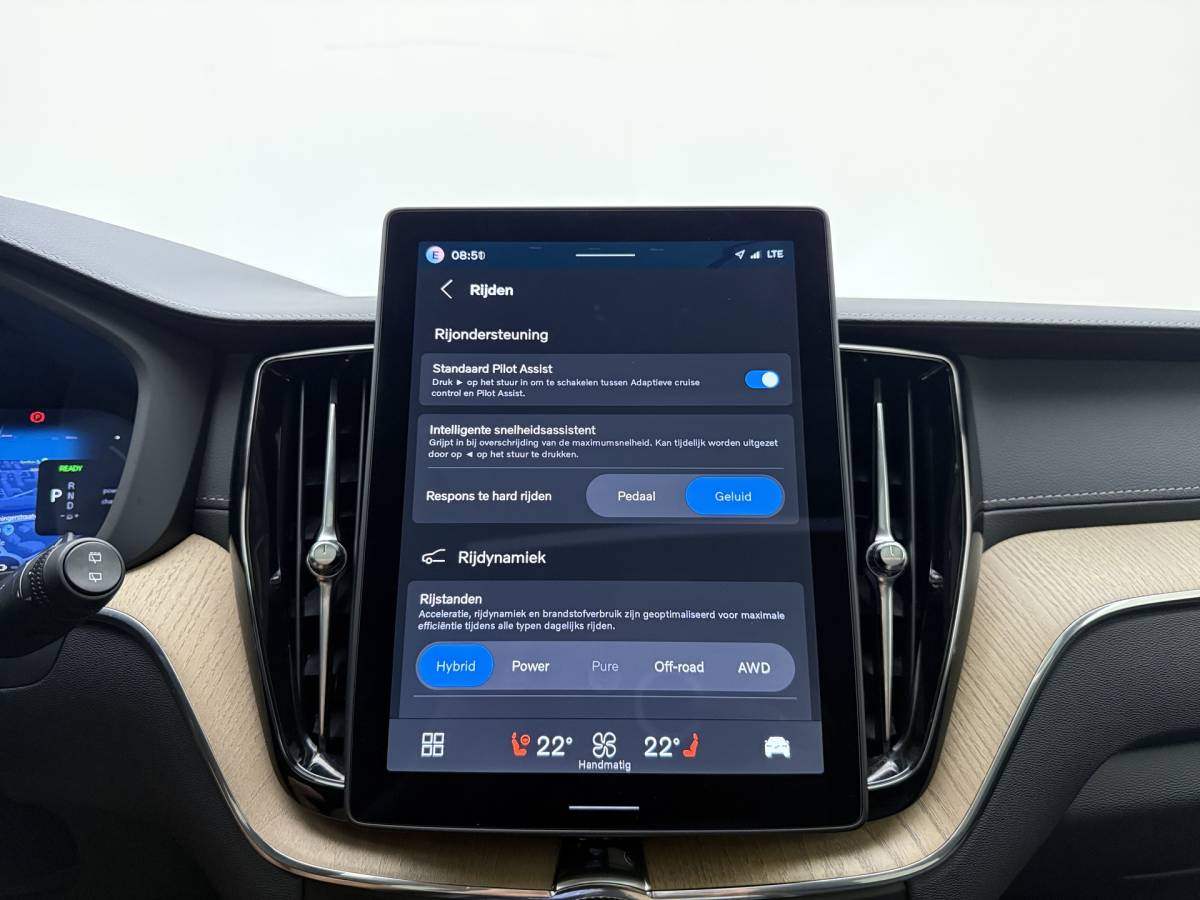 Volvo XC60 Volvo XC60 T6 350pk AWD Ultra Dark / Luchtvering / Trekhaak / Head-Up / 360 Camera / 20” / Full-LED / Lederen Dashboard / Elektr. Stoelen /