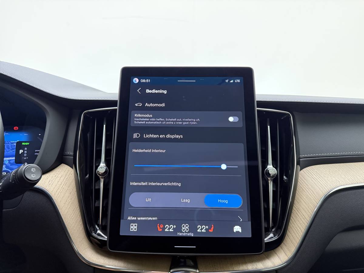 Volvo XC60 Volvo XC60 T6 350pk AWD Ultra Dark / Luchtvering / Trekhaak / Head-Up / 360 Camera / 20” / Full-LED / Lederen Dashboard / Elektr. Stoelen /