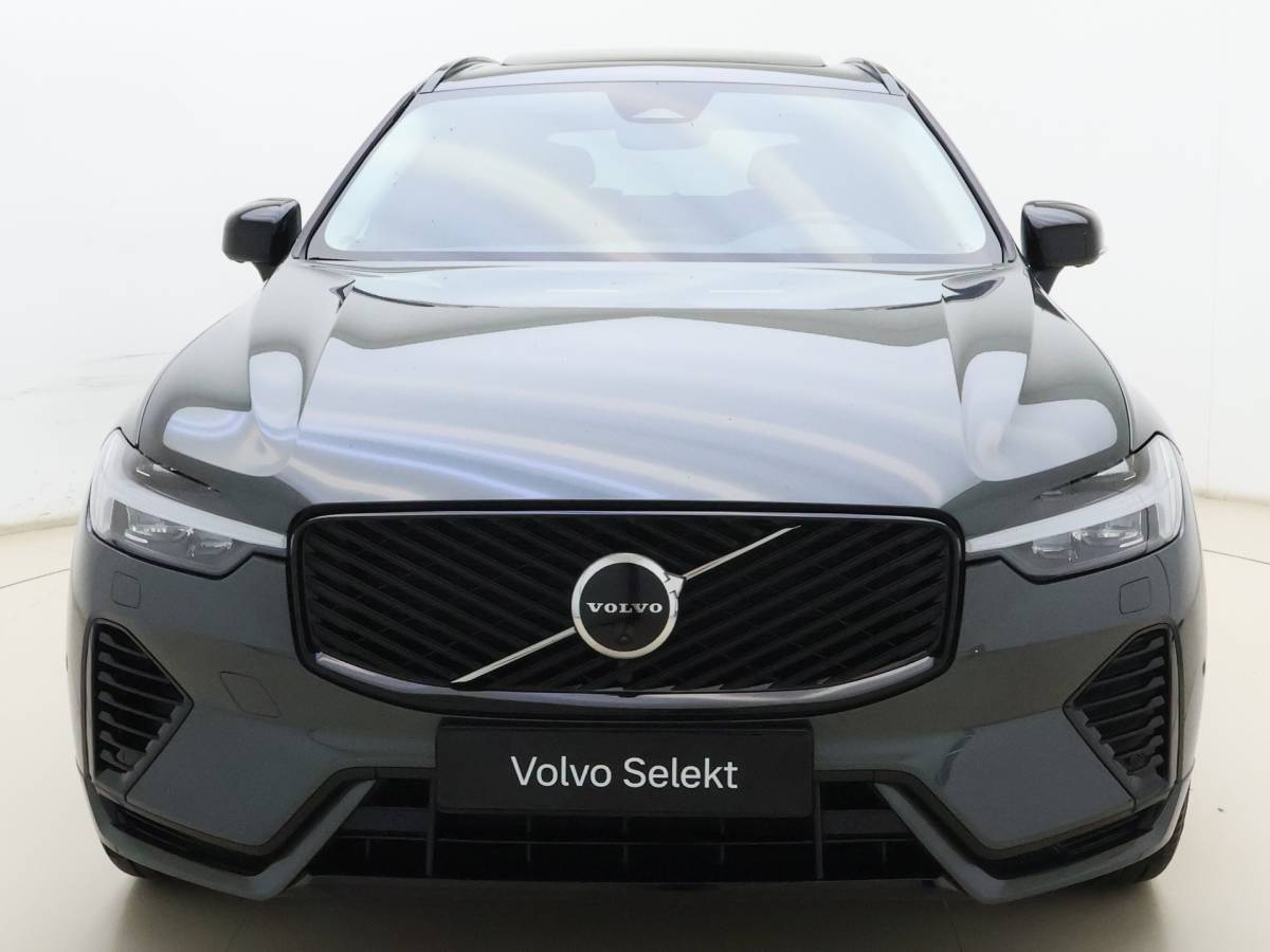 Volvo XC60 Volvo XC60 T6 350pk AWD Ultra Dark / Luchtvering / Trekhaak / Head-Up / 360 Camera / 20” / Full-LED / Lederen Dashboard / Elektr. Stoelen /