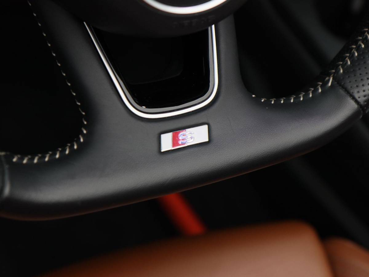 Audi A5 Audi A5 Cabriolet 40 TFSi 190 Pk Automaat S-Line | B&O Audio | Nekverwarming | 19 Inch | Trekhaak | Leder | Camera | 86.642 Km!!