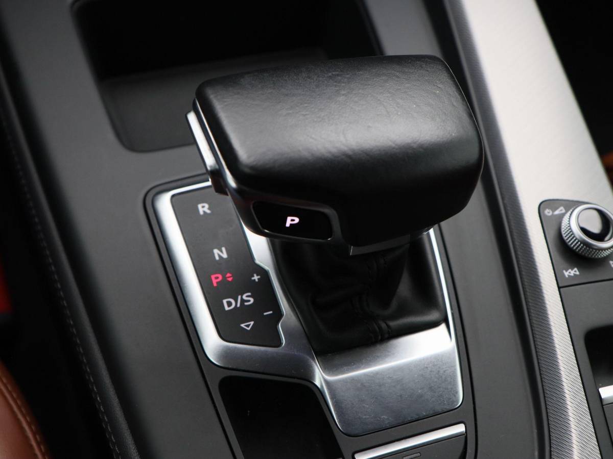 Audi A5 Audi A5 Cabriolet 40 TFSi 190 Pk Automaat S-Line | B&O Audio | Nekverwarming | 19 Inch | Trekhaak | Leder | Camera | 86.642 Km!!