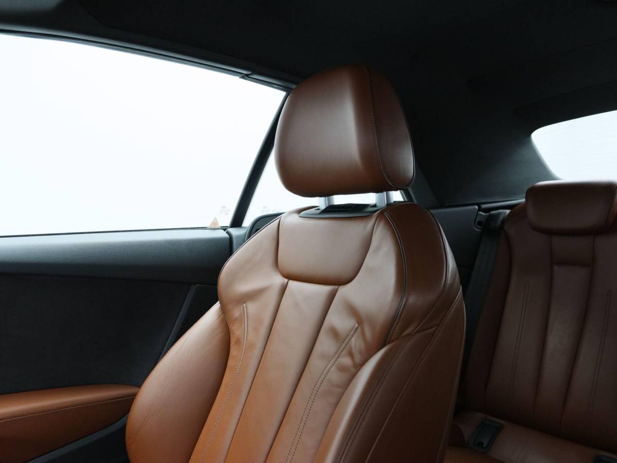 Audi A5 Audi A5 Cabriolet 40 TFSi 190 Pk Automaat S-Line | B&O Audio | Nekverwarming | 19 Inch | Trekhaak | Leder | Camera | 86.642 Km!!
