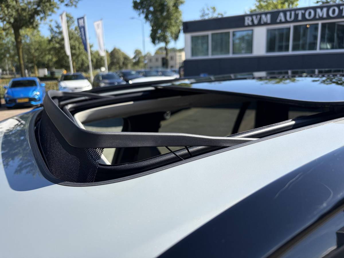 Volvo XC90 Volvo XC90 2.0 T8 Plug-in hybrid AWD Plus Dark FABRIEKSGARANTIE TM 06-2027 | STOEL STUURVERWARMING | ACHTERBANK VERWARMD | 7 PERSOONS | MEM. SEATS | ELEK. STOELEN | ALL IN PRIJS |