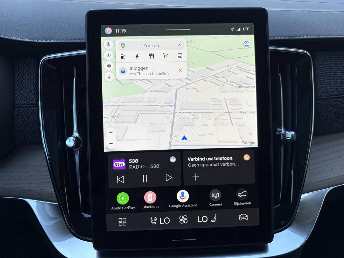 Volvo XC90 Volvo XC90 2.0 T8 Plug-in hybrid AWD Plus Dark FABRIEKSGARANTIE TM 06-2027 | STOEL STUURVERWARMING | ACHTERBANK VERWARMD | 7 PERSOONS | MEM. SEATS | ELEK. STOELEN | ALL IN PRIJS |