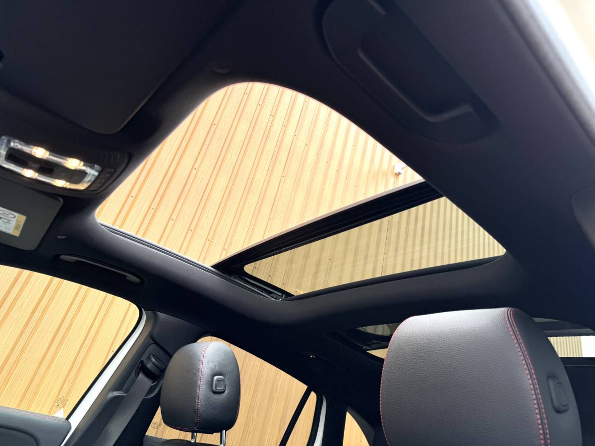 Mercedes-Benz GLA Mercedes-Benz GLA-klasse 200 Business Solution AMG | Origineel Nederlands | 1e Eigenaar | Panoramadak | Elektrische Trekhaak | Multibeam Led | Camera | Memory Seats | Stoelverwarming |