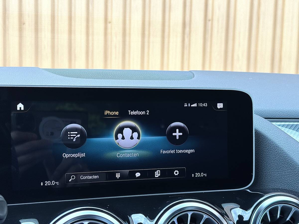 Mercedes-Benz GLA Mercedes-Benz GLA-klasse 200 Business Solution AMG | Origineel Nederlands | 1e Eigenaar | Panoramadak | Elektrische Trekhaak | Multibeam Led | Camera | Memory Seats | Stoelverwarming |