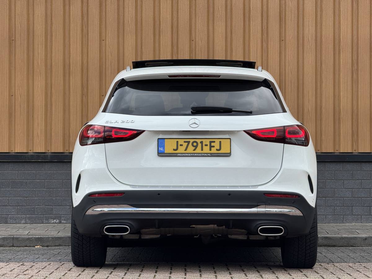 Mercedes-Benz GLA Mercedes-Benz GLA-klasse 200 Business Solution AMG | Origineel Nederlands | 1e Eigenaar | Panoramadak | Elektrische Trekhaak | Multibeam Led | Camera | Memory Seats | Stoelverwarming |