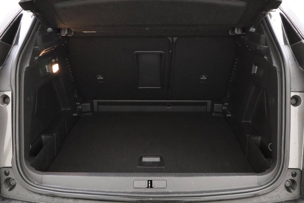 Peugeot 3008 Peugeot 3008 1.2 PureTech GT  Trekhaak | Stoelverwarming Voor | Adaptief Cruise Control | Dodehoek Detectie | Lendensteun | Parkeer Sensoren rondom |