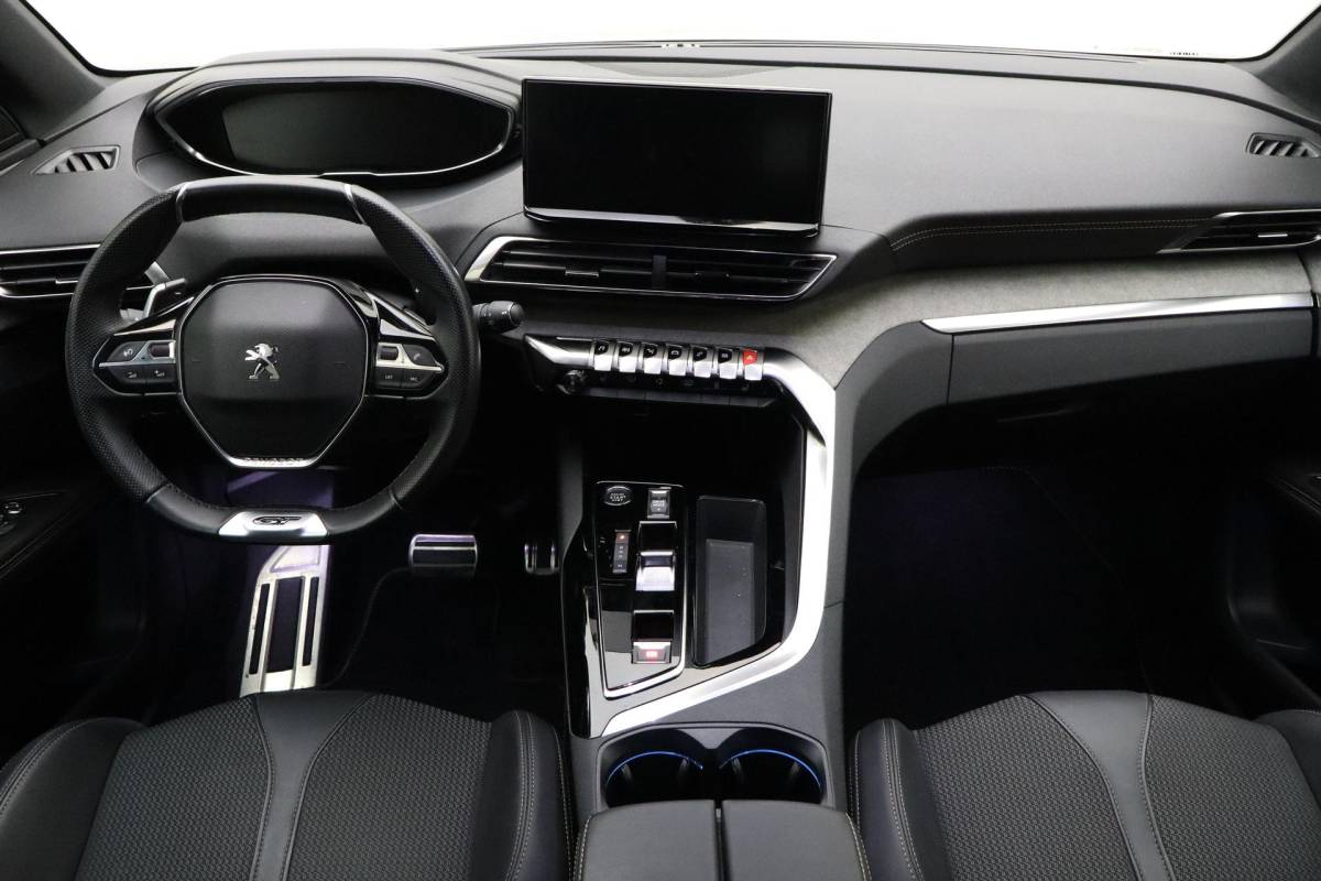 Peugeot 3008 Peugeot 3008 1.2 PureTech GT  Trekhaak | Stoelverwarming Voor | Adaptief Cruise Control | Dodehoek Detectie | Lendensteun | Parkeer Sensoren rondom |