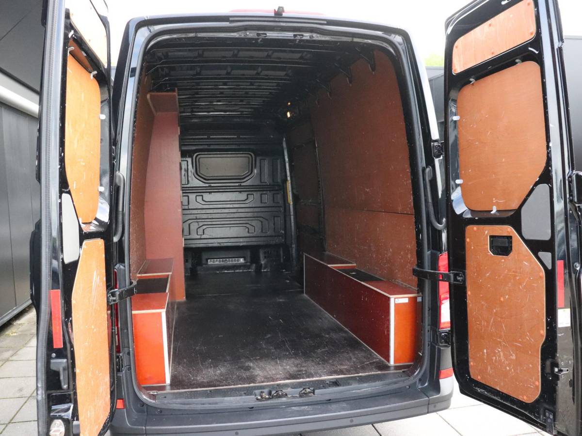 Volkswagen Crafter Volkswagen Crafter 35 2.0 TDI L4H3 | DSG | LUCHTSTOEL | CAMERA | CRUISE | NAVI | APPLE CARPLAY |