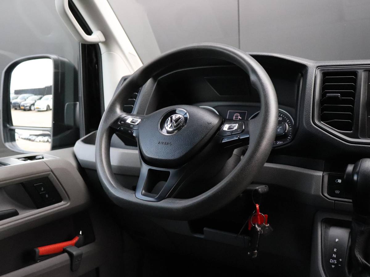 Volkswagen Crafter Volkswagen Crafter 35 2.0 TDI L4H3 | DSG | LUCHTSTOEL | CAMERA | CRUISE | NAVI | APPLE CARPLAY |