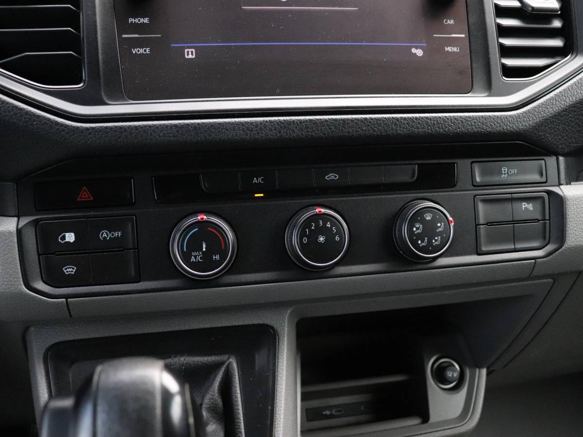 Volkswagen Crafter Volkswagen Crafter 35 2.0 TDI L4H3 | DSG | LUCHTSTOEL | CAMERA | CRUISE | NAVI | APPLE CARPLAY |