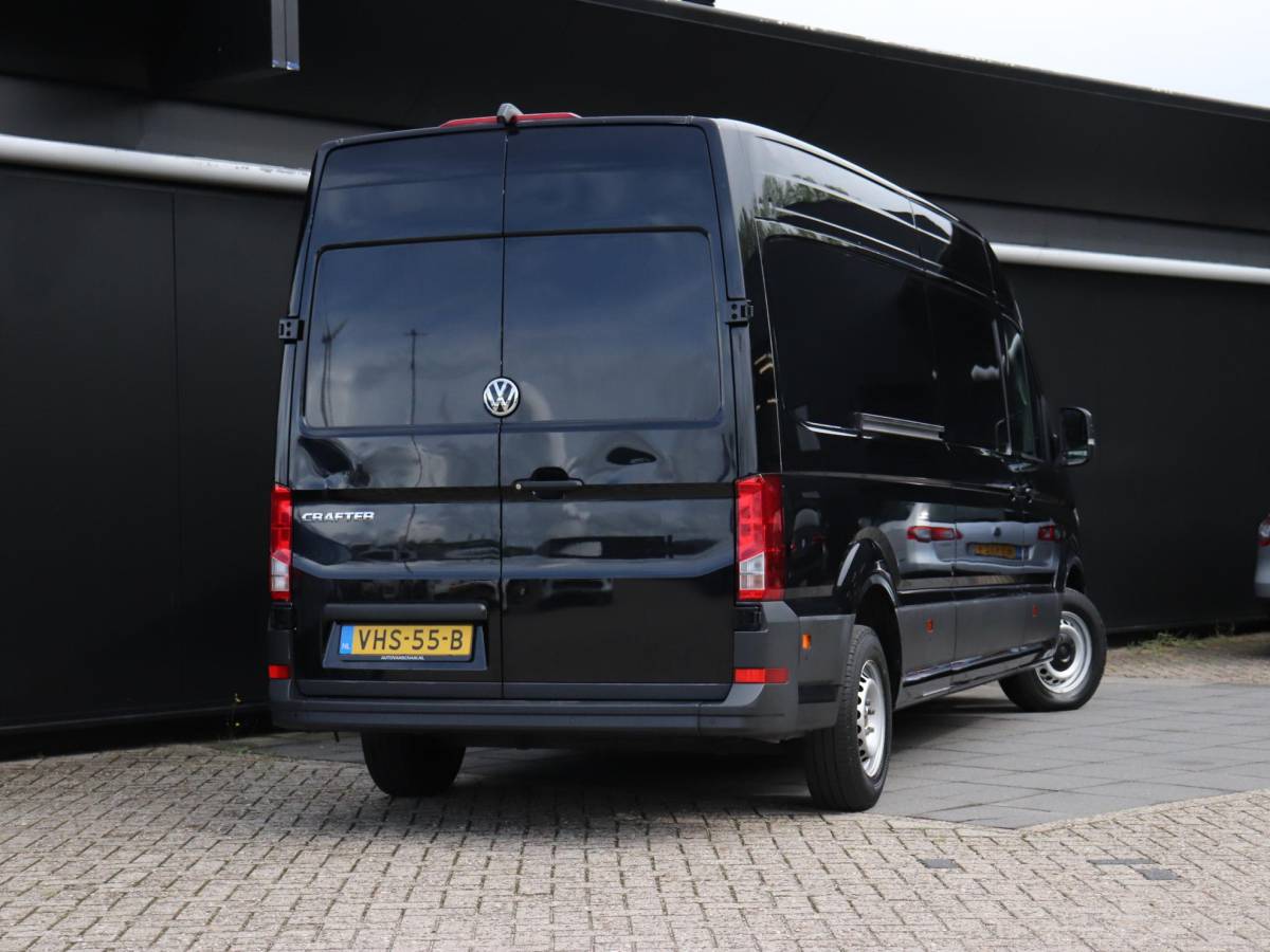 Volkswagen Crafter Volkswagen Crafter 35 2.0 TDI L4H3 | DSG | LUCHTSTOEL | CAMERA | CRUISE | NAVI | APPLE CARPLAY |