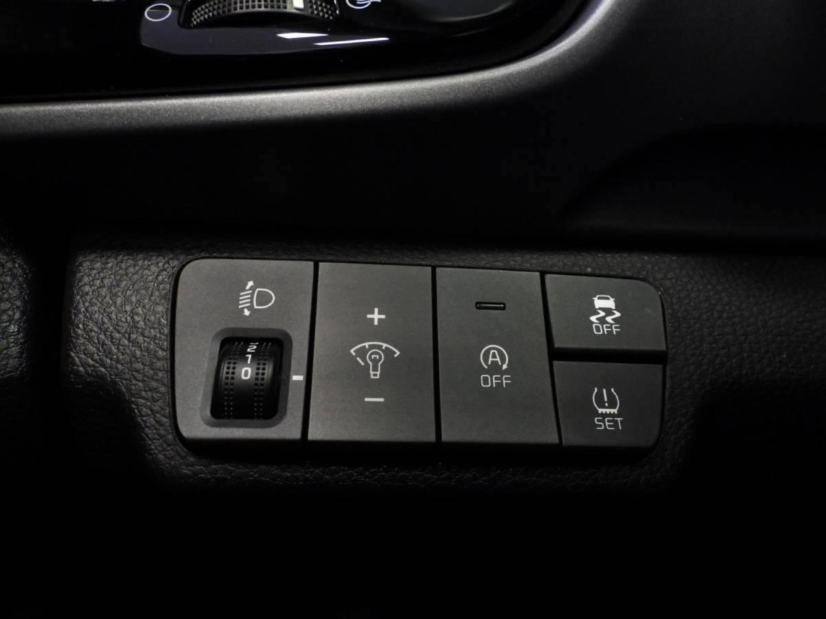 Kia Stonic Kia Stonic 1.0 T-GDi DynamicPlusLine NAVI/CAMERA/CLIMA/TREKH./16″LMV!