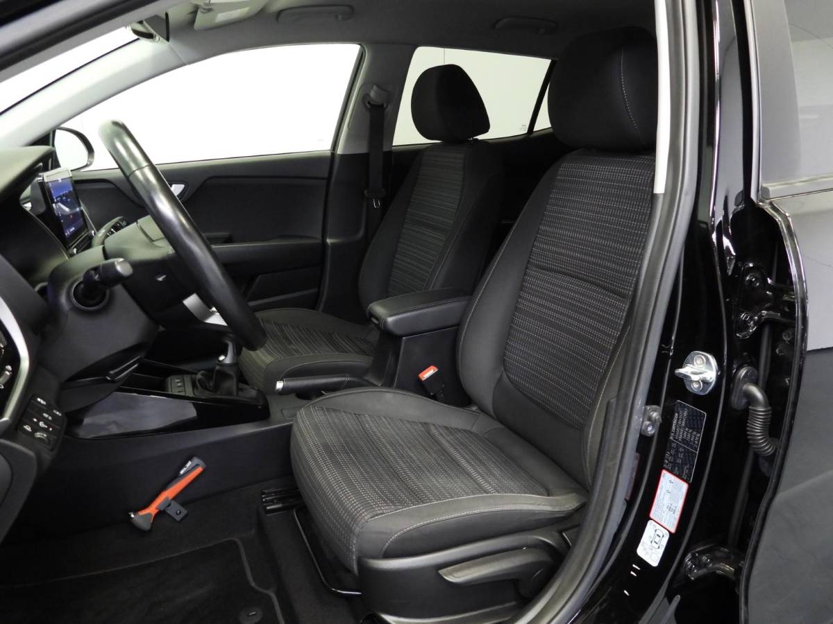 Kia Stonic Kia Stonic 1.0 T-GDi DynamicPlusLine NAVI/CAMERA/CLIMA/TREKH./16″LMV!