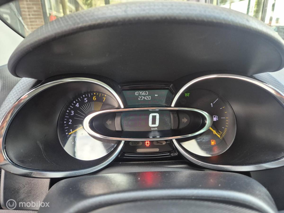 Renault Clio Renault Clio Estate 0.9 TCe Night&Day 107000KM NAP!