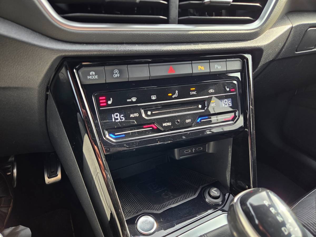 Volkswagen  Volkswagen T-Roc 1.5 TSI R-Line Business+ |Trekhaak afneembaar | Camera