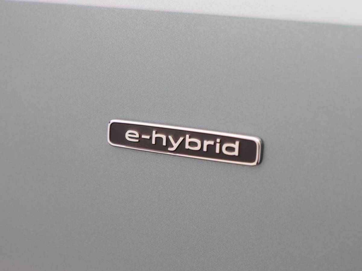 Audi Q3 Audi Q3 e-hybrid | S edition | 272 PK Hatchback | 19 inch | Privacyglas | Matrix Led |