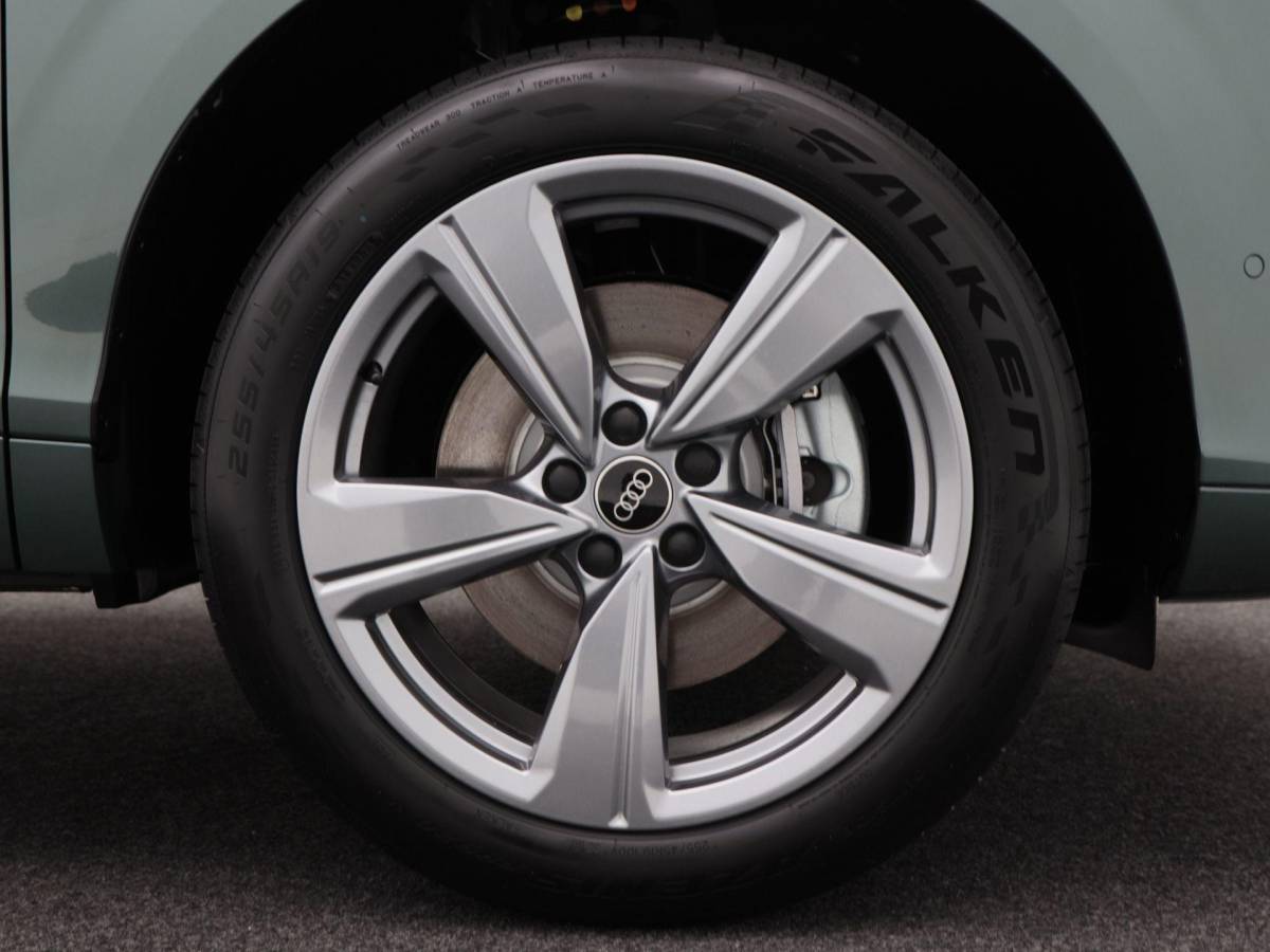 Audi Q3 Audi Q3 e-hybrid | S edition | 272 PK Hatchback | 19 inch | Privacyglas | Matrix Led |