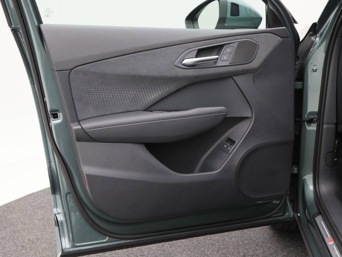 Audi Q3 Audi Q3 e-hybrid | S edition | 272 PK Hatchback | 19 inch | Privacyglas | Matrix Led |