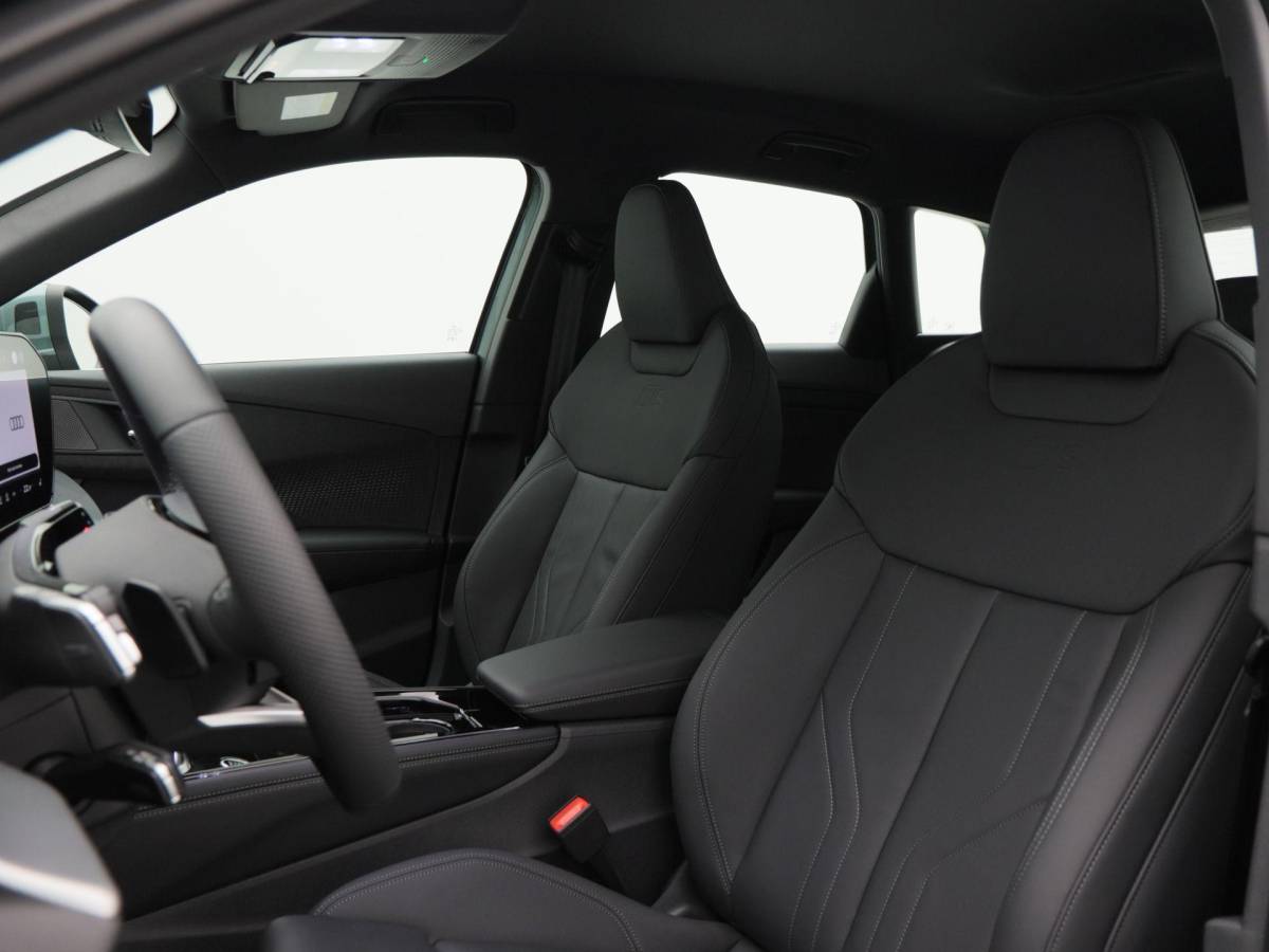 Audi Q3 Audi Q3 e-hybrid | S edition | 272 PK Hatchback | 19 inch | Privacyglas | Matrix Led |