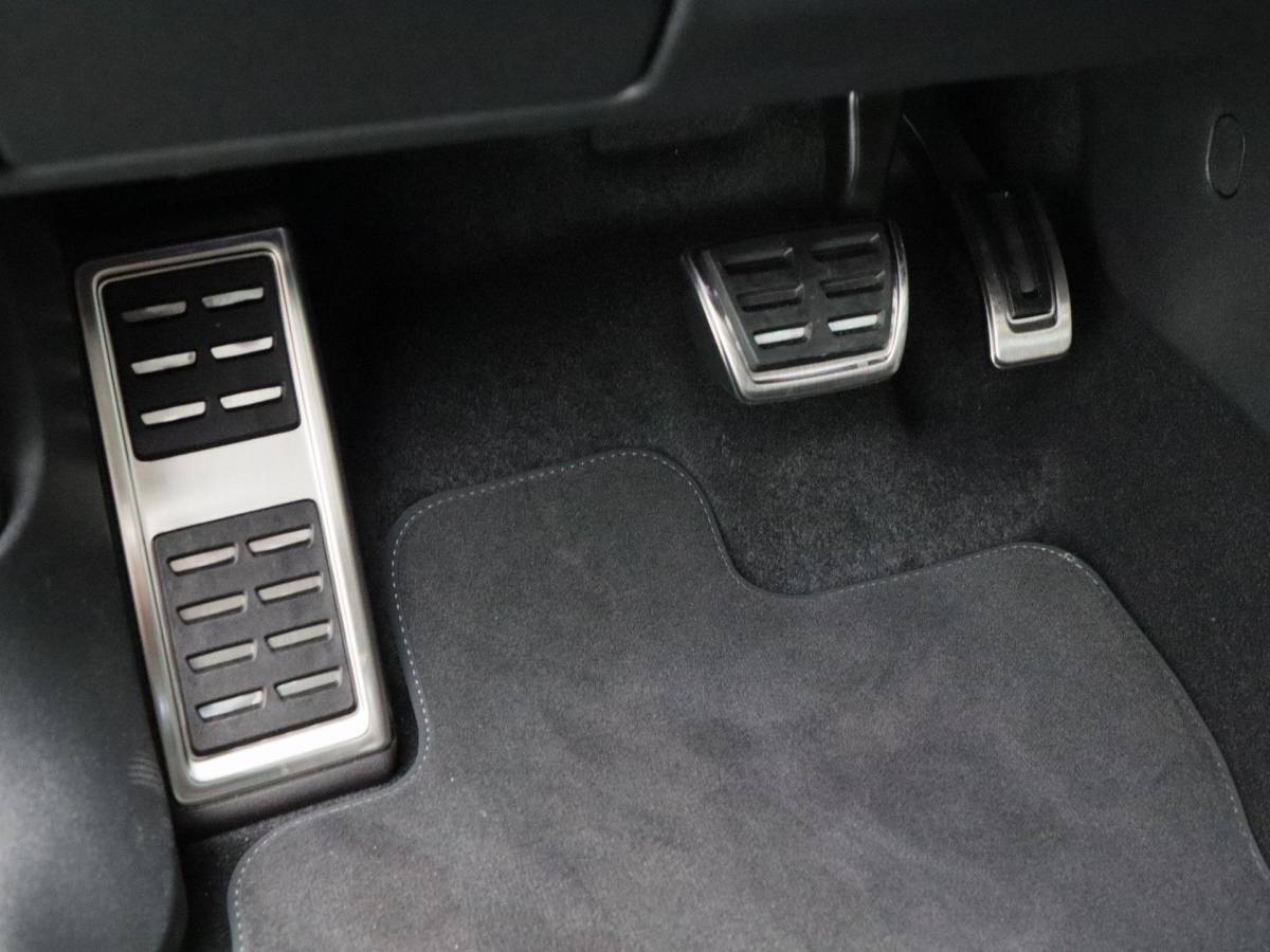 Audi Q3 Audi Q3 e-hybrid | S edition | 272 PK Hatchback | 19 inch | Privacyglas | Matrix Led |