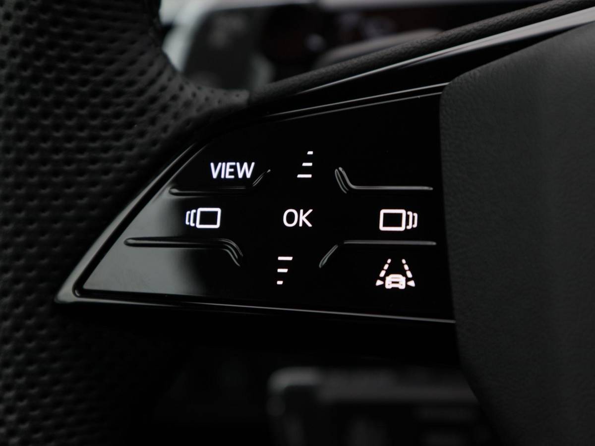 Audi Q3 Audi Q3 e-hybrid | S edition | 272 PK Hatchback | 19 inch | Privacyglas | Matrix Led |