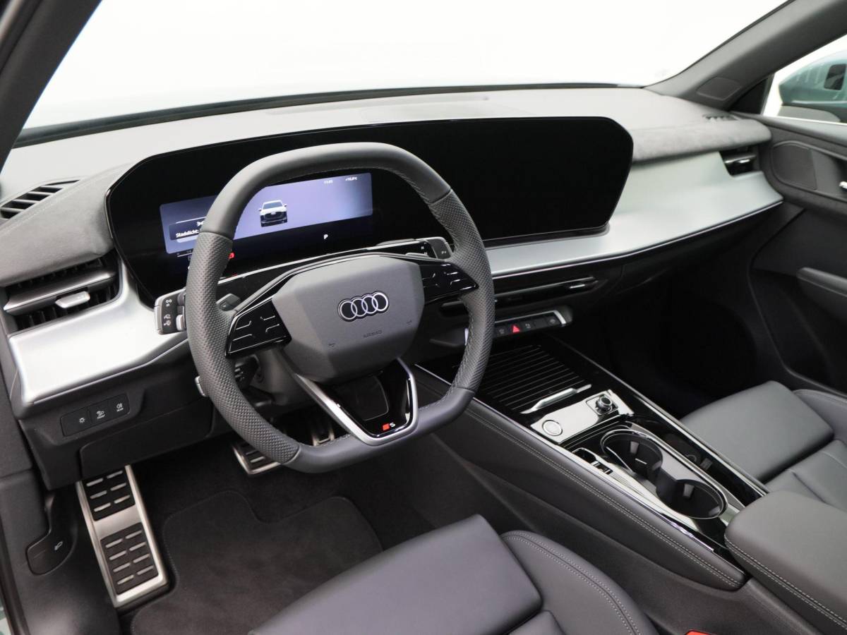 Audi Q3 Audi Q3 e-hybrid | S edition | 272 PK Hatchback | 19 inch | Privacyglas | Matrix Led |