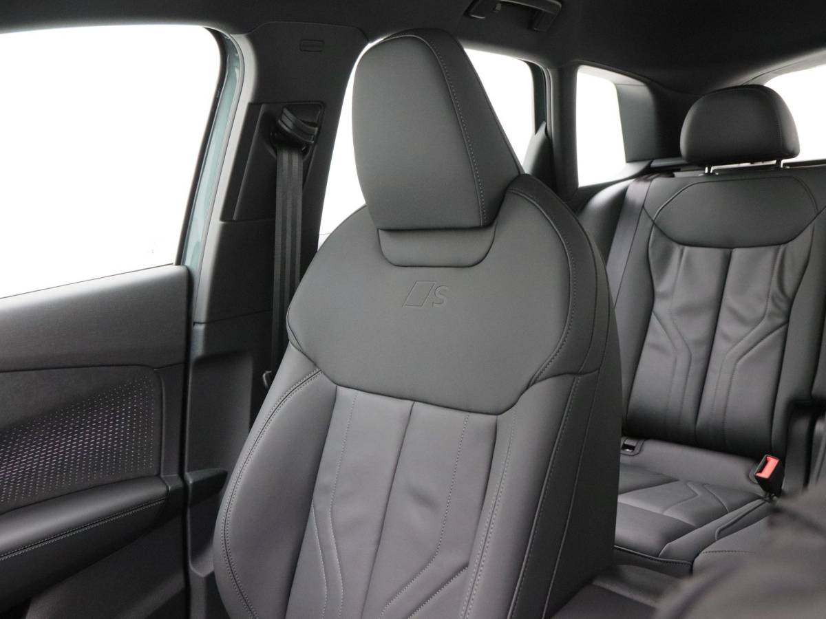 Audi Q3 Audi Q3 e-hybrid | S edition | 272 PK Hatchback | 19 inch | Privacyglas | Matrix Led |