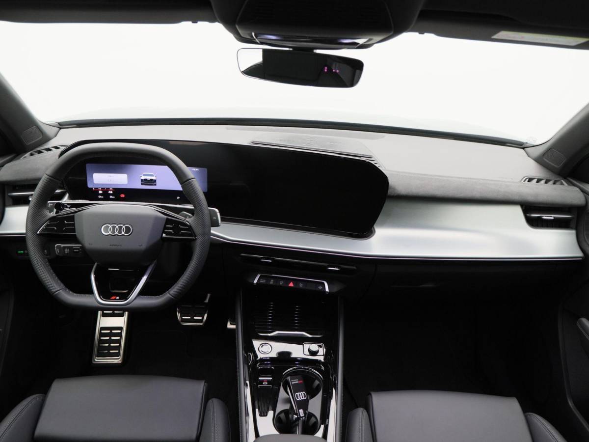 Audi Q3 Audi Q3 e-hybrid | S edition | 272 PK Hatchback | 19 inch | Privacyglas | Matrix Led |