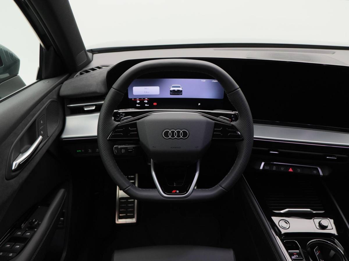 Audi Q3 Audi Q3 e-hybrid | S edition | 272 PK Hatchback | 19 inch | Privacyglas | Matrix Led |