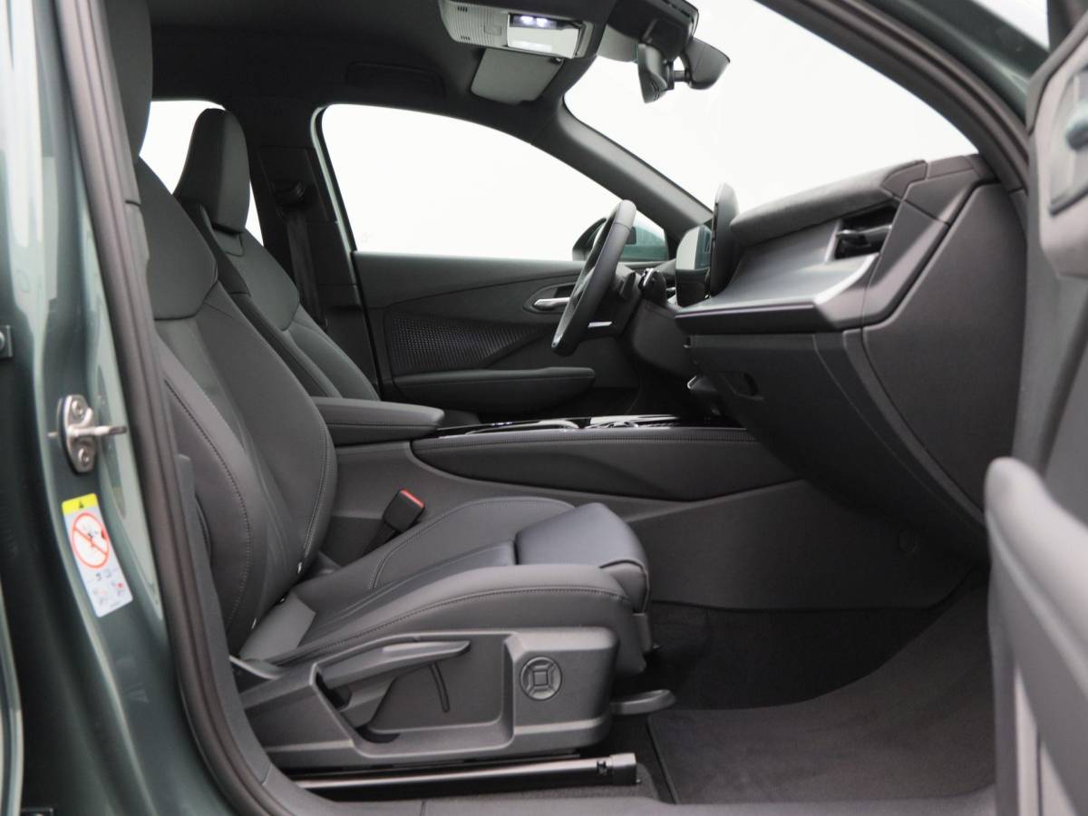 Audi Q3 Audi Q3 e-hybrid | S edition | 272 PK Hatchback | 19 inch | Privacyglas | Matrix Led |