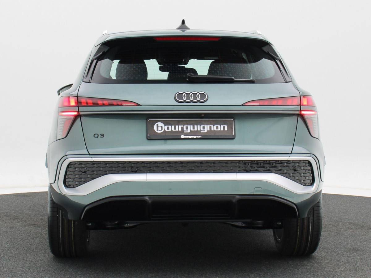 Audi Q3 Audi Q3 e-hybrid | S edition | 272 PK Hatchback | 19 inch | Privacyglas | Matrix Led |