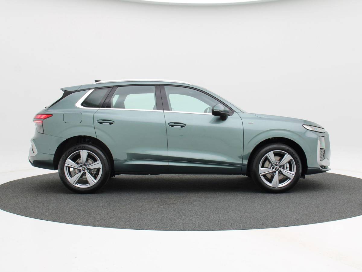 Audi Q3 Audi Q3 e-hybrid | S edition | 272 PK Hatchback | 19 inch | Privacyglas | Matrix Led |