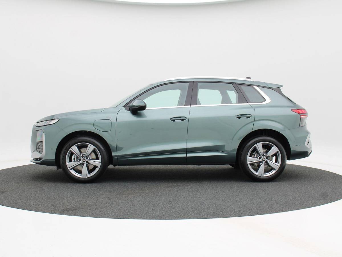 Audi Q3 Audi Q3 e-hybrid | S edition | 272 PK Hatchback | 19 inch | Privacyglas | Matrix Led |