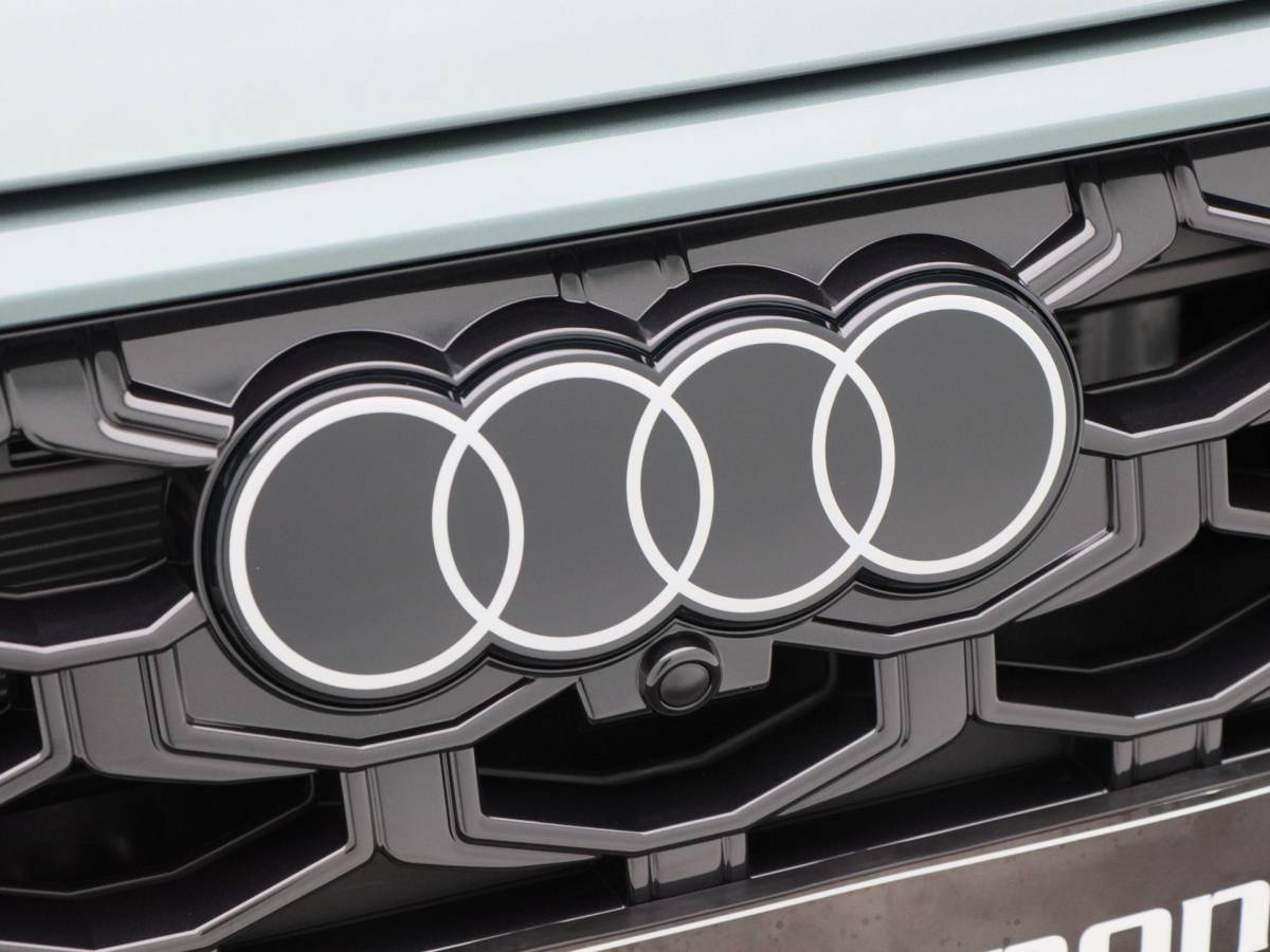 Audi Q3 Audi Q3 e-hybrid | S edition | 272 PK Hatchback | 19 inch | Privacyglas | Matrix Led |