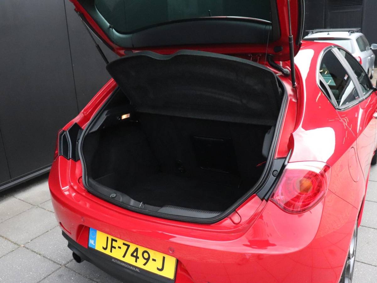 Alfa Romeo Giulietta Alfa Romeo Giulietta 1.4 T Exclusive | AUT. | LEDER/ALCANTARA | PDC | NAVI | CRUISE |