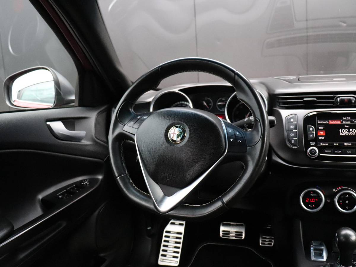 Alfa Romeo Giulietta Alfa Romeo Giulietta 1.4 T Exclusive | AUT. | LEDER/ALCANTARA | PDC | NAVI | CRUISE |