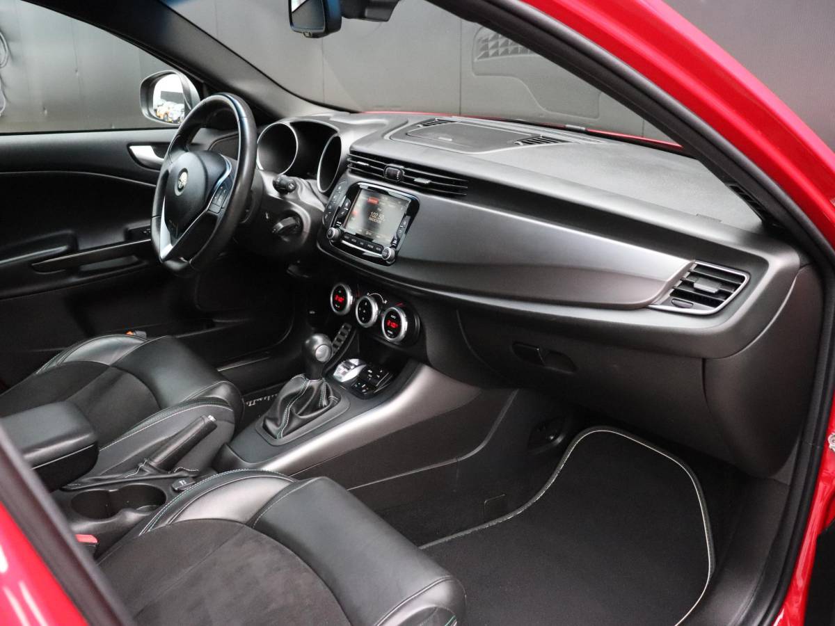 Alfa Romeo Giulietta Alfa Romeo Giulietta 1.4 T Exclusive | AUT. | LEDER/ALCANTARA | PDC | NAVI | CRUISE |
