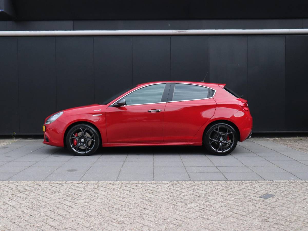 Alfa Romeo Giulietta Alfa Romeo Giulietta 1.4 T Exclusive | AUT. | LEDER/ALCANTARA | PDC | NAVI | CRUISE |