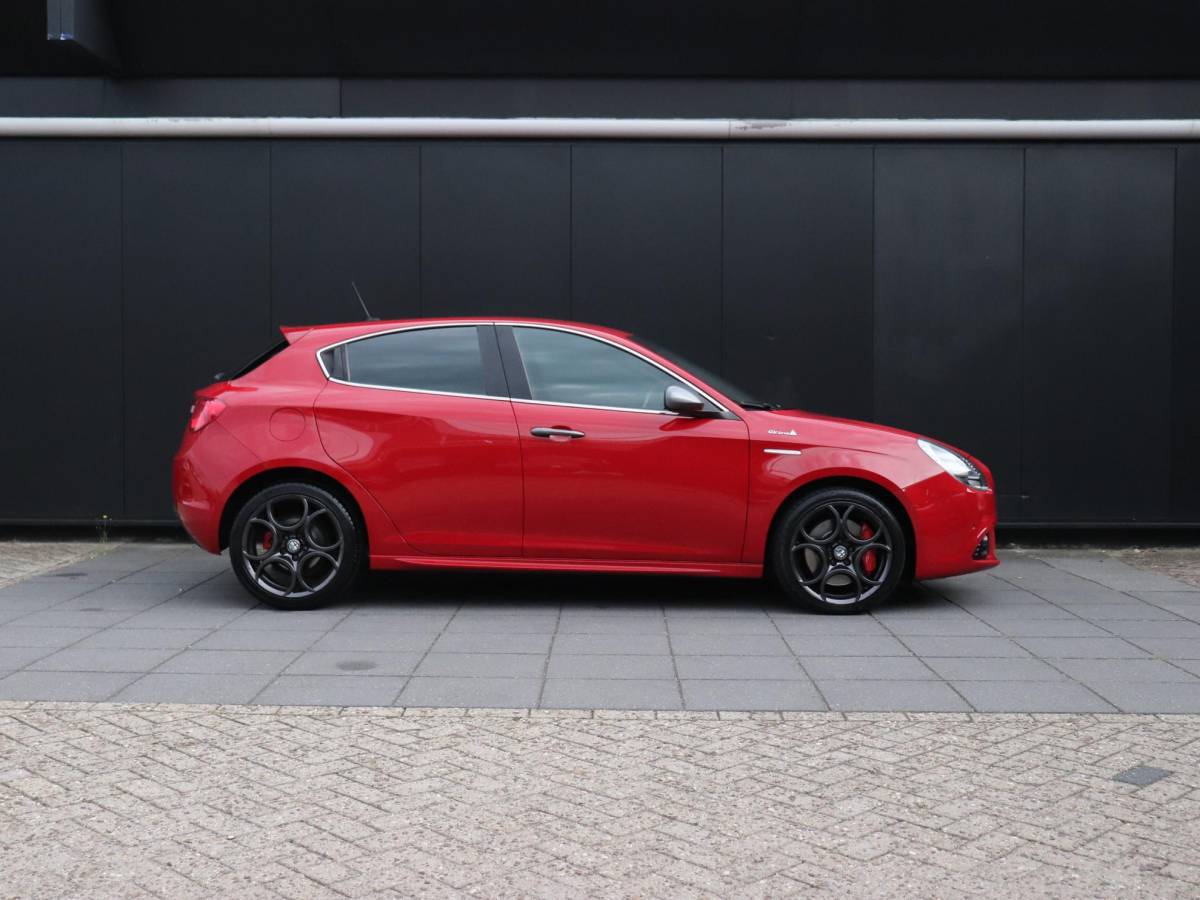 Alfa Romeo Giulietta Alfa Romeo Giulietta 1.4 T Exclusive | AUT. | LEDER/ALCANTARA | PDC | NAVI | CRUISE |