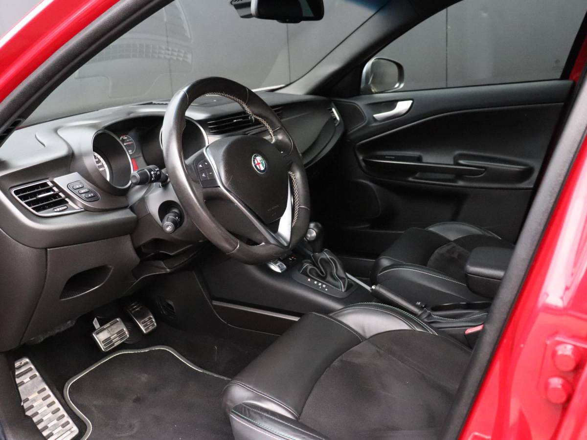 Alfa Romeo Giulietta Alfa Romeo Giulietta 1.4 T Exclusive | AUT. | LEDER/ALCANTARA | PDC | NAVI | CRUISE |