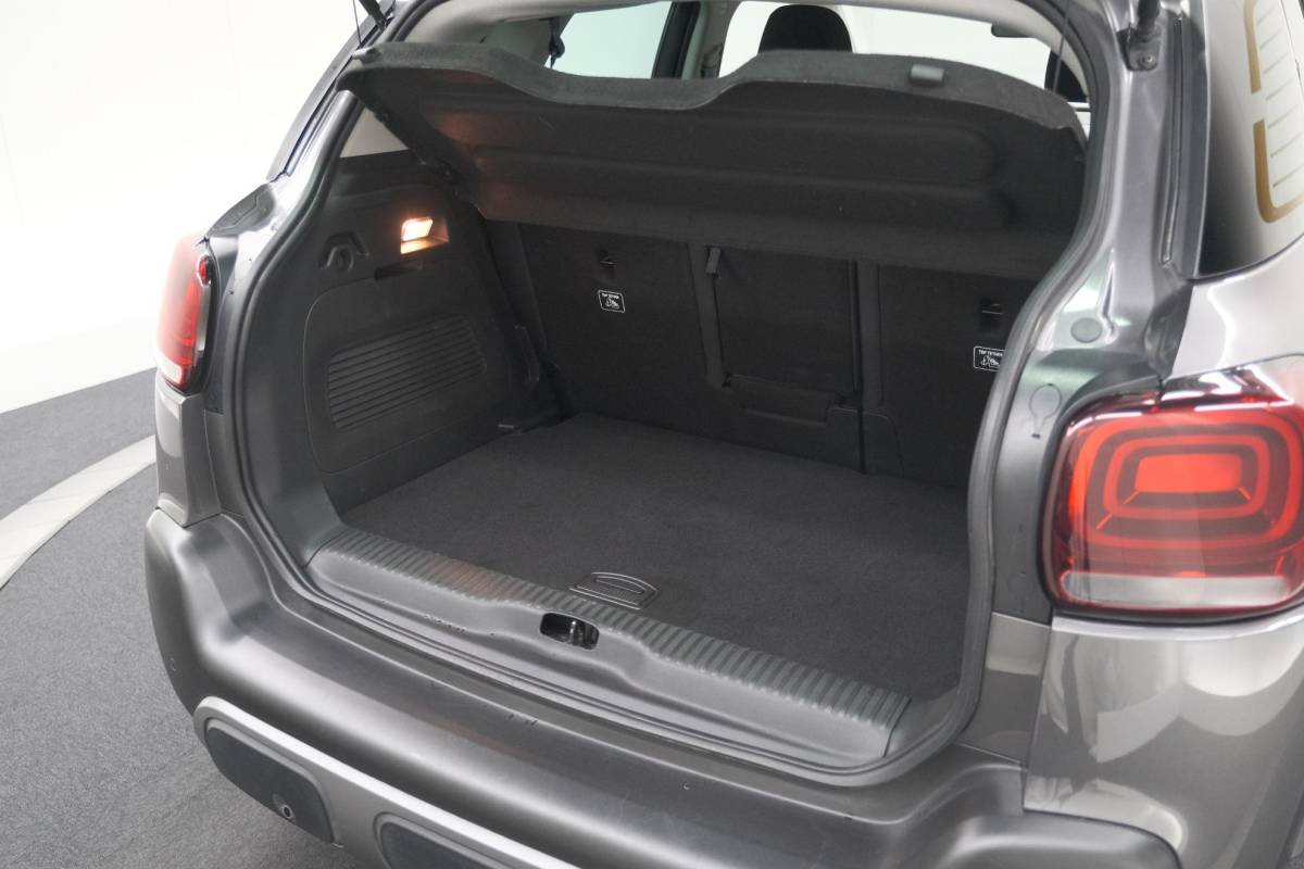 Citroën C3 Aircross Citroen C3 Aircross PureTech 130 EAT6 Shine Pack | Camera | Apple Carplay | Parkeersensoren | Navigatie