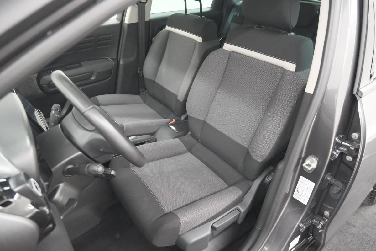 Citroën C3 Aircross Citroen C3 Aircross PureTech 130 EAT6 Shine Pack | Camera | Apple Carplay | Parkeersensoren | Navigatie