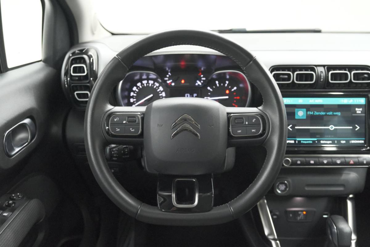 Citroën C3 Aircross Citroen C3 Aircross PureTech 130 EAT6 Shine Pack | Camera | Apple Carplay | Parkeersensoren | Navigatie