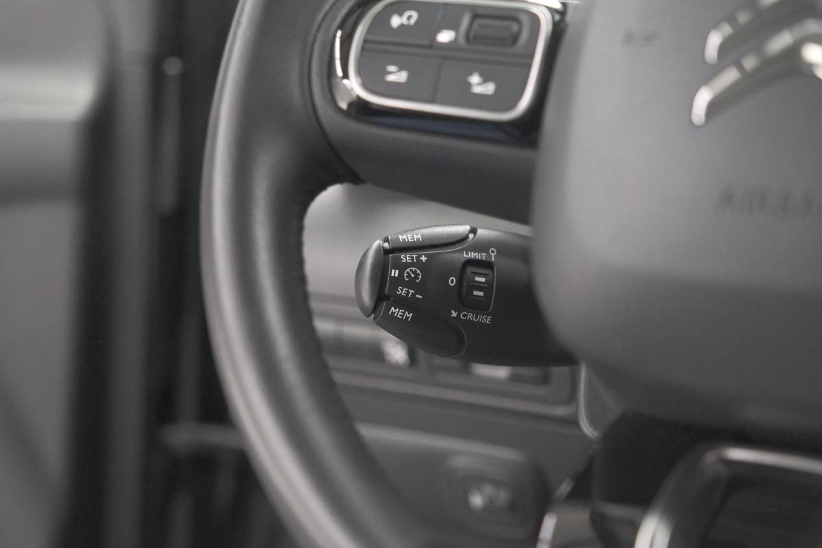 Citroën C3 Aircross Citroen C3 Aircross PureTech 130 EAT6 Shine Pack | Camera | Apple Carplay | Parkeersensoren | Navigatie